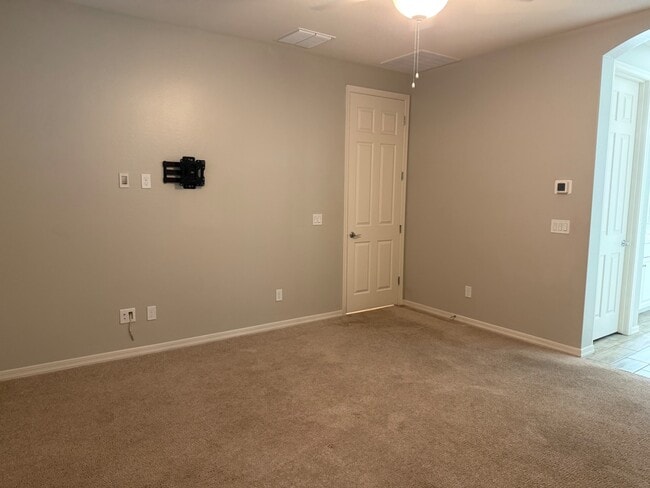 Building Photo - 15234 W Latham St