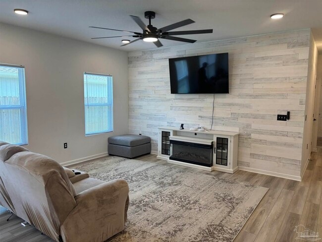 Building Photo - 6630 Sun Tree Cir