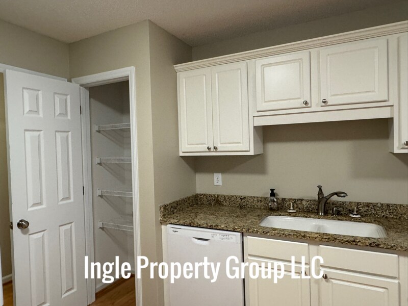 Building Photo - 18 Shapiro Ct