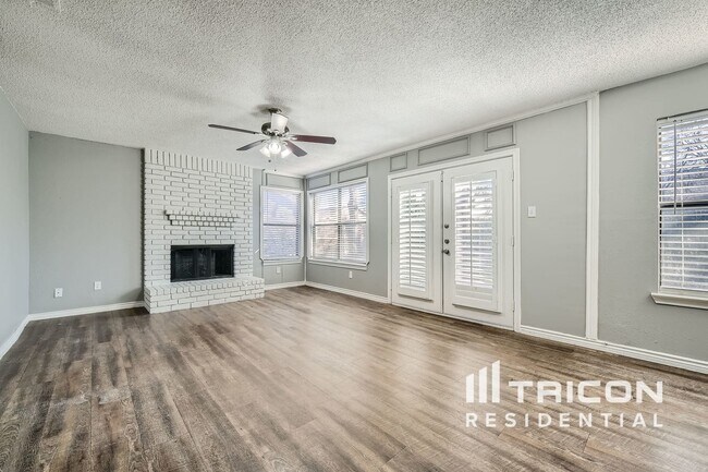 Building Photo - 2112 Churchill Downs Dr