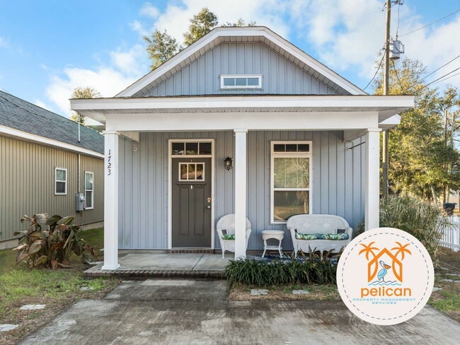 Building Photo - Charming Home in Desirable Pensacola Location