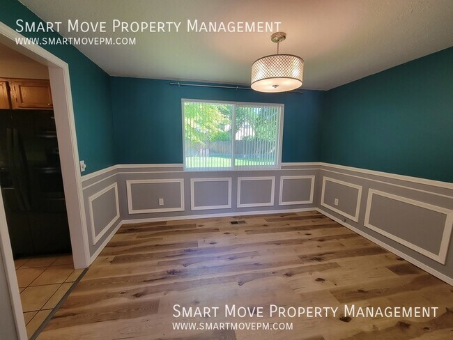 Building Photo - 9990 Skycrest-