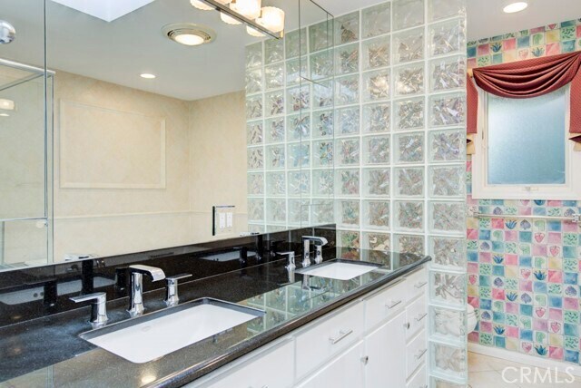 Building Photo - 5089 Ovalo