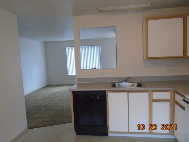 Building Photo - 170 N 7th St