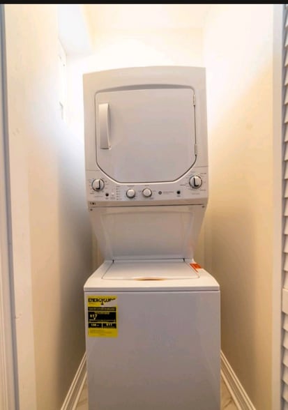 Building Photo - 5824 S Michigan Ave