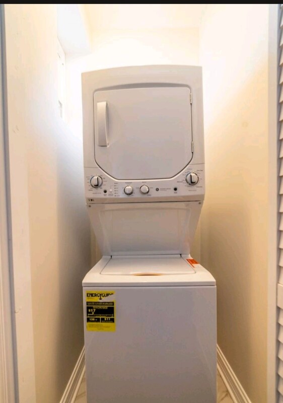 Building Photo - 5824 S Michigan Ave