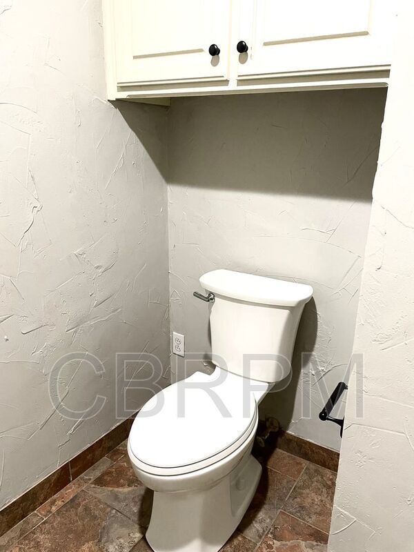 Building Photo - 1428 5th St