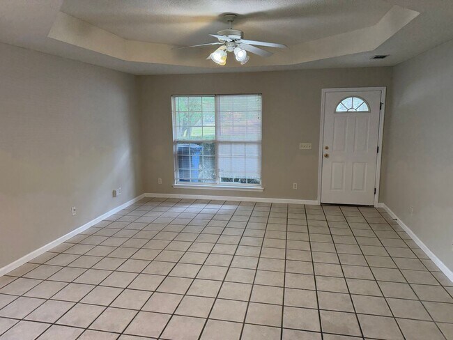 Building Photo - 302 Windrdige Drive