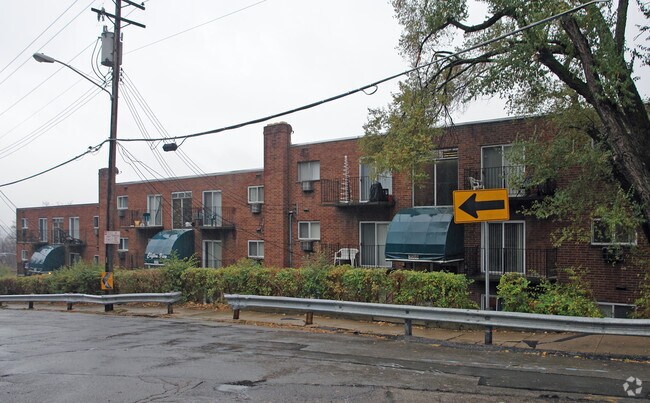 Building Photo - Clifton View