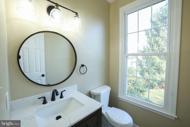 Building Photo - 47699 Whirlpool Square