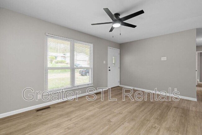 Building Photo - 702 Boca Chica Dr