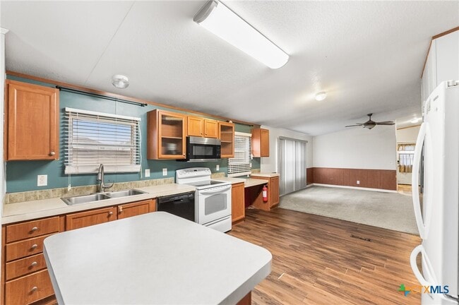 Building Photo - 2676 Pahmeyer Rd