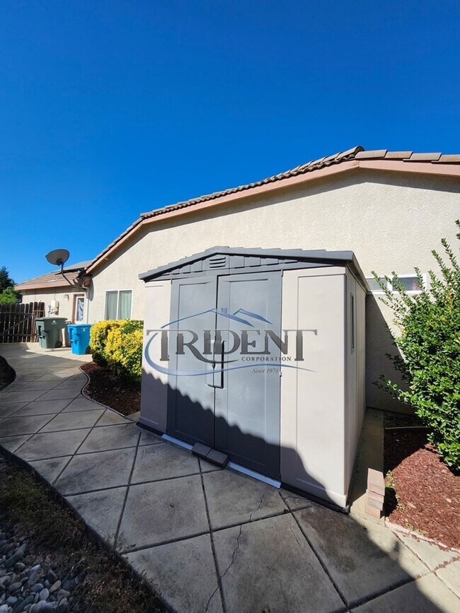 Building Photo - 4 bedroom 2 bath locaded in a cultisac