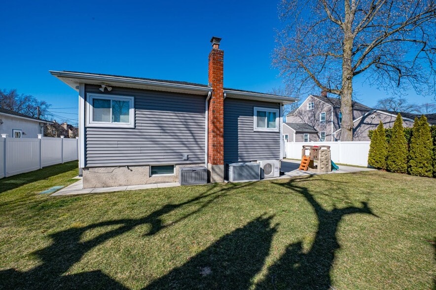 Building Photo - 2002 City Ave