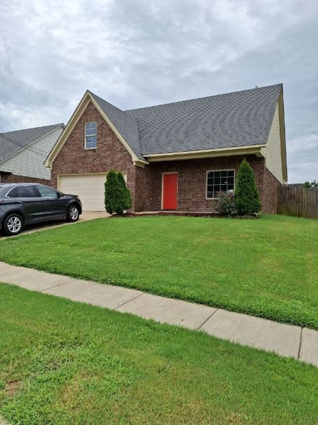 Building Photo - 4 Bdrm 2.5 bath Home-  Munford