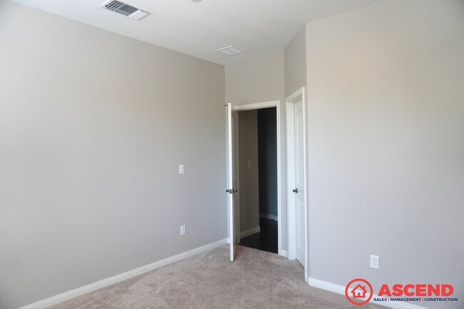 Building Photo - Stunning Split-Wing Home in Bakersfield's Desirable 93314 — Pool, Upgrades Throughout & Pets Welc...