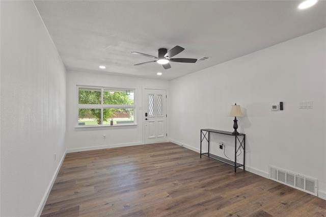 Building Photo - 10325 Maylee Blvd