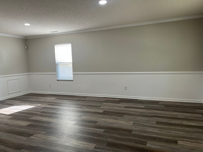 Building Photo - Spacious 2 Story Home In Raleigh, Availabl...