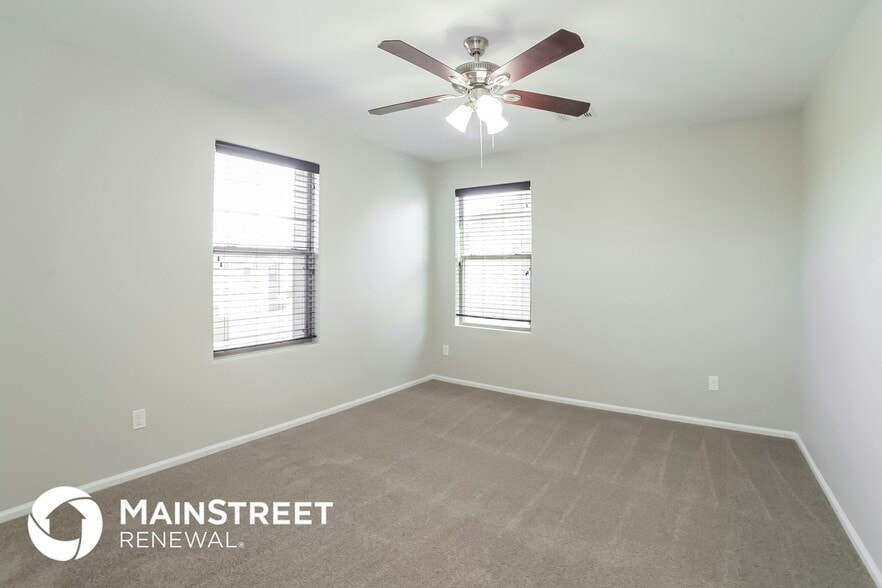 Building Photo - 4922 N 110th Ln