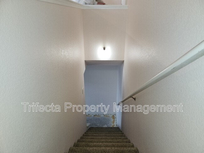 Building Photo - 347 Buckeye Ave