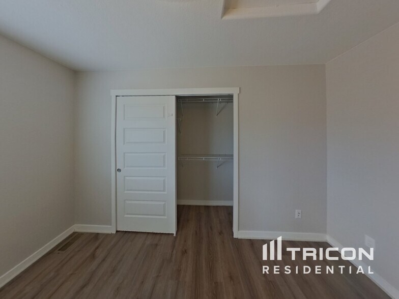 Building Photo - 1201 Antrim Loop
