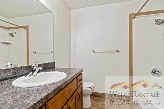 Building Photo - 2 Bedroom 1 Bath Ogden Duplex
