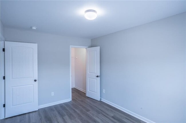 Building Photo - 6106 Oak Bend Ct