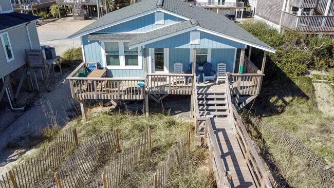 Building Photo - 1108 N Shore Dr