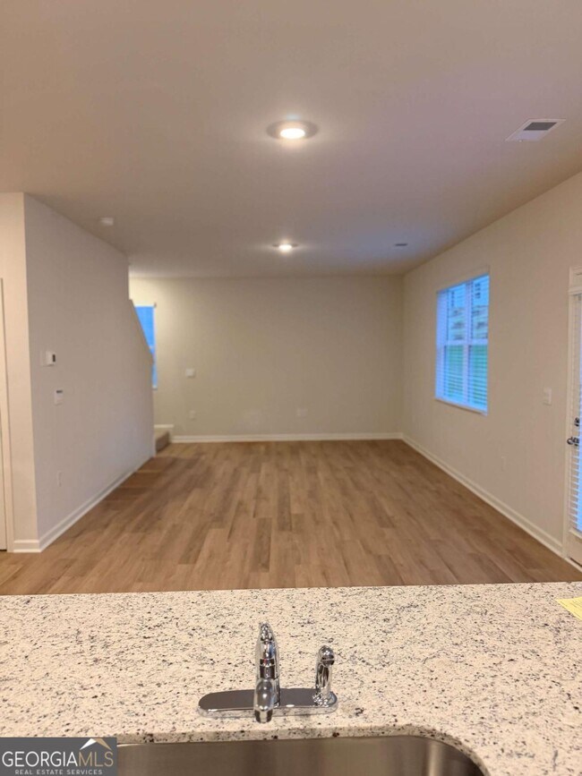 Building Photo - 112 Glenrise Dr