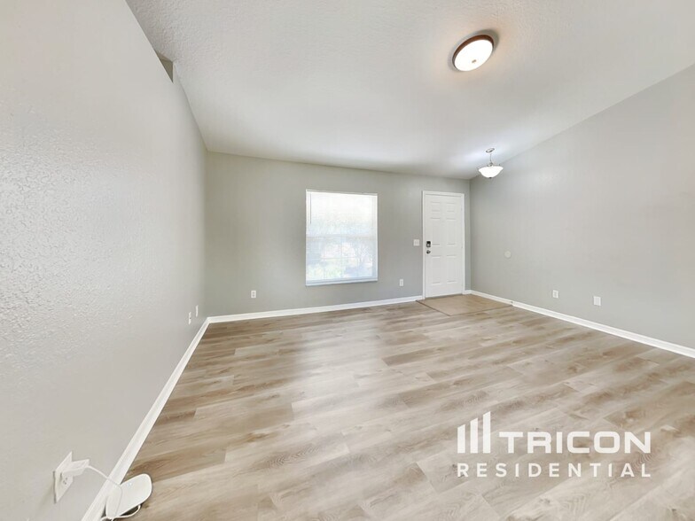 Building Photo - 291 Lake Eloise Pointe Blvd