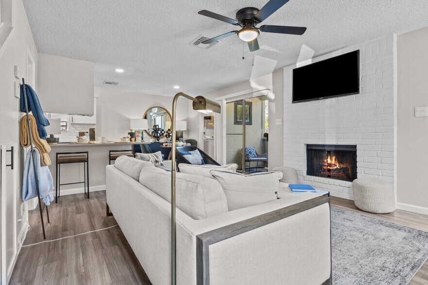 Maxwell Townhomes 11146 Vance Jackson Rd San Antonio TX 78230