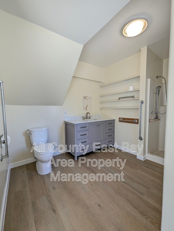 Building Photo - 1529 Josephine St