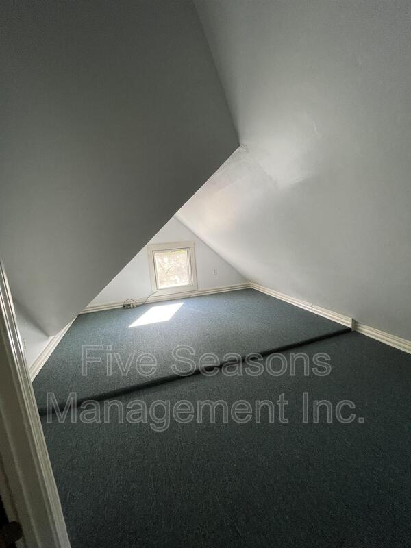 Building Photo - 55 Greene St