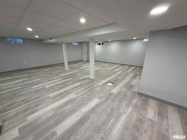 Building Photo - 3250 S 1st St