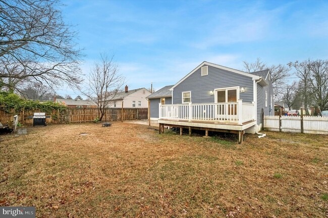 Building Photo - 607 Jackson Ave