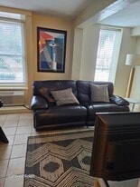 Building Photo - 224 E Garden St