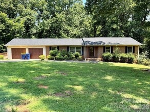Building Photo - 109 James Dr