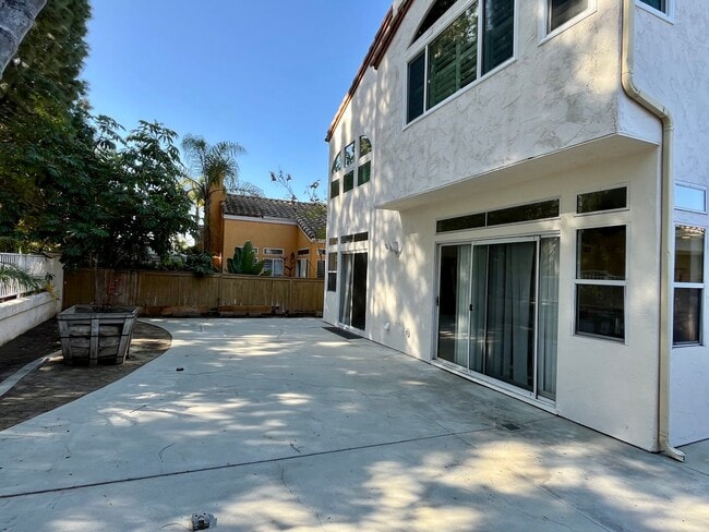 Building Photo - 4 Bedroom 3 Bath  Rancho Del Rey -Chula Vista