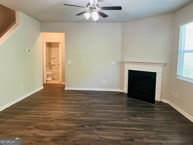 Building Photo - 138 Silver Birch Pass