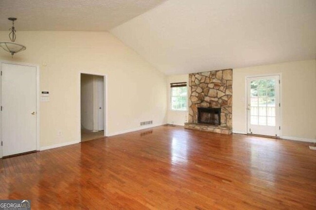 Building Photo - 220 Providence Rd