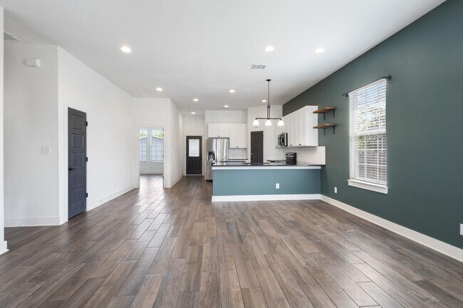Building Photo - 534 Rigsby Ave