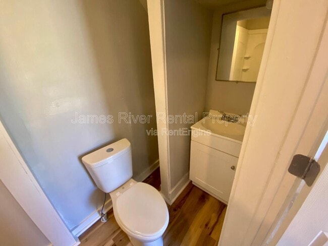 Building Photo - 1009 4th St