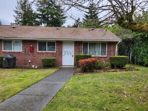 Building Photo - Cozy one bedroom duplex