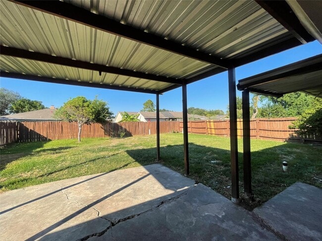 Building Photo - 11022 Concho St