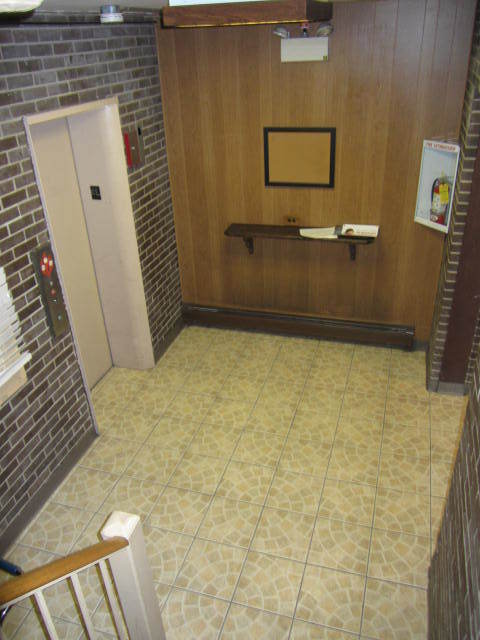 Building Photo - 7610 W Grand Ave