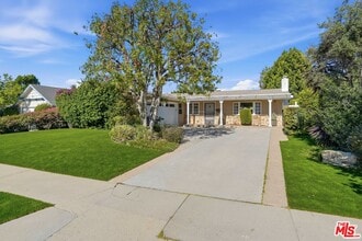 Building Photo - 6646 Franrivers Ave