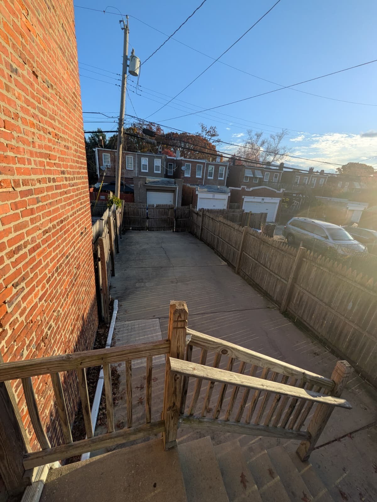 Building Photo - 3002 Kenyon Ave