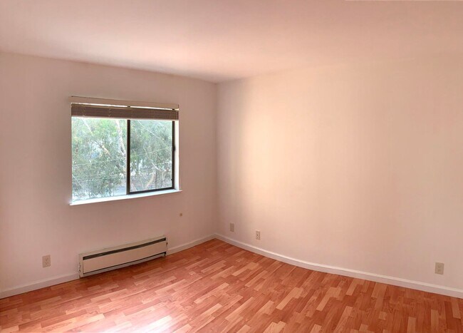 Building Photo - 16 Fairmount St