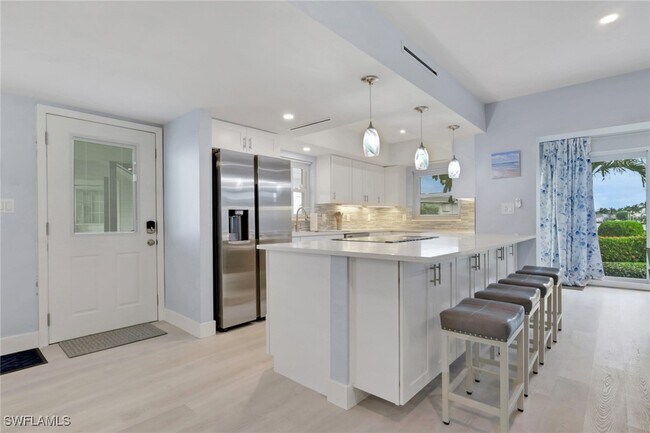 Building Photo - 3400 Gulf Shore Blvd N