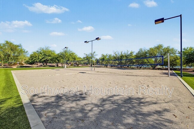 Building Photo - 2346 N Monticello Dr